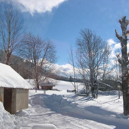 Auberge Des Montauds - Hotel & Restaurant Villard-de-Lans Bagian luar foto