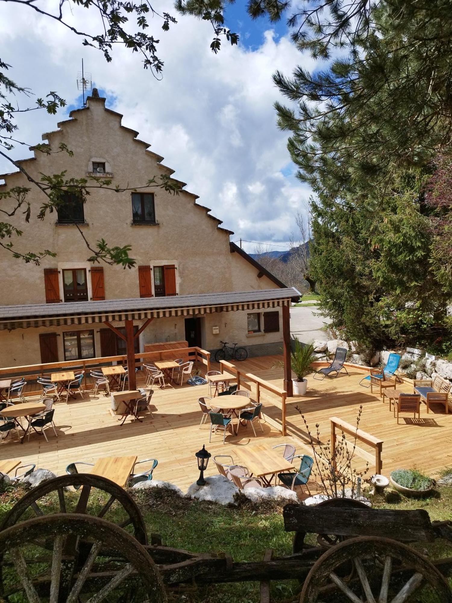 Auberge Des Montauds - Hotel & Restaurant Villard-de-Lans Bagian luar foto