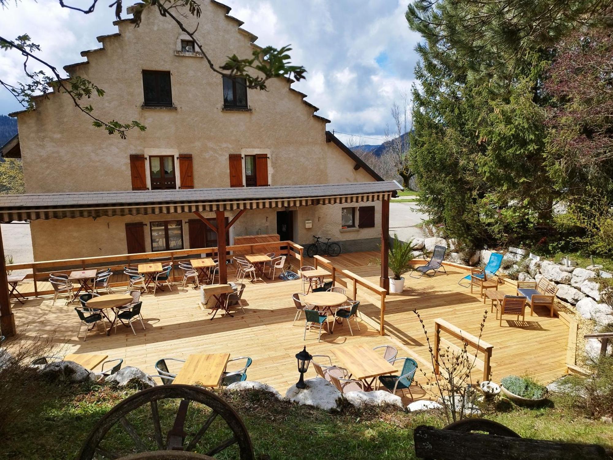 Auberge Des Montauds - Hotel & Restaurant Villard-de-Lans Bagian luar foto