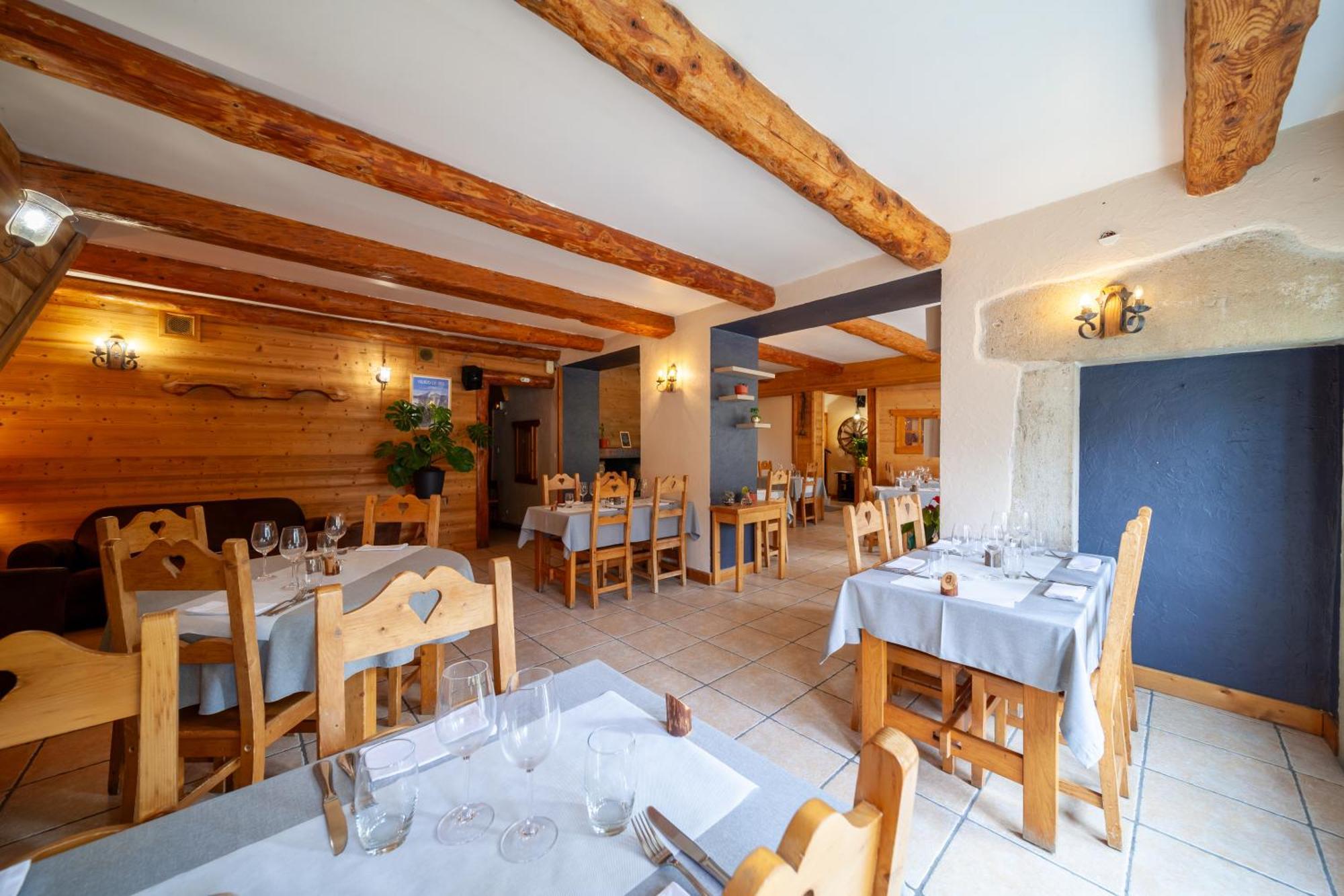 Auberge Des Montauds - Hotel & Restaurant Villard-de-Lans Bagian luar foto