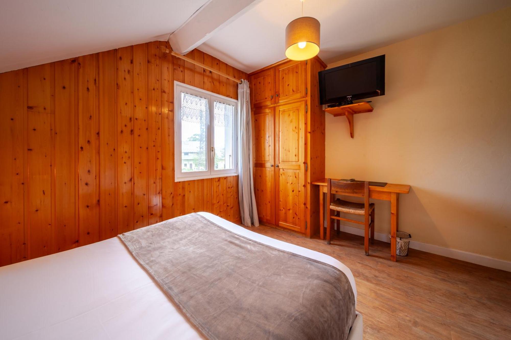 Auberge Des Montauds - Hotel & Restaurant Villard-de-Lans Ruang foto