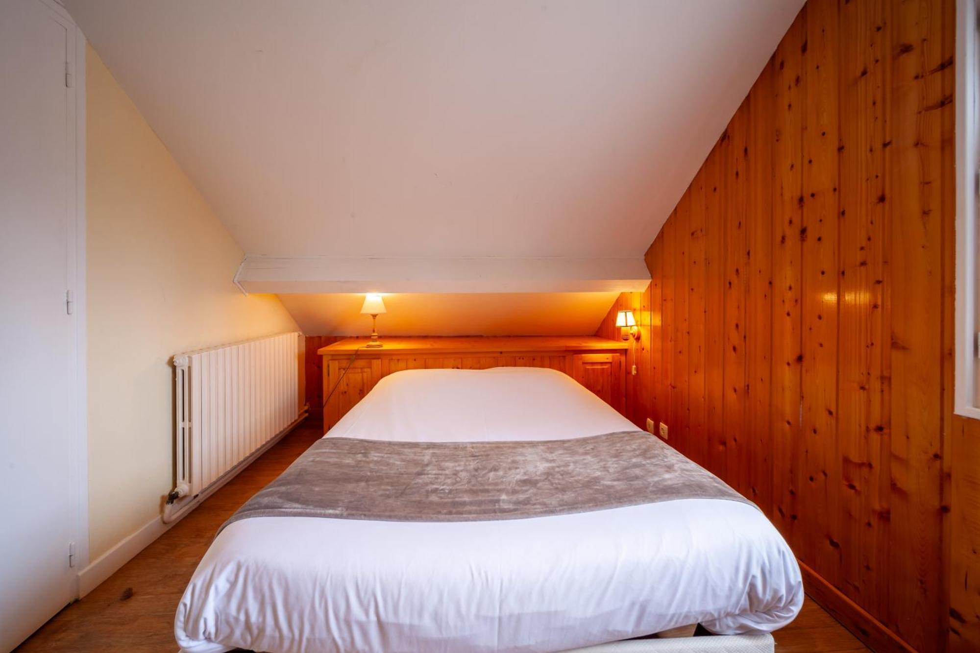Auberge Des Montauds - Hotel & Restaurant Villard-de-Lans Ruang foto