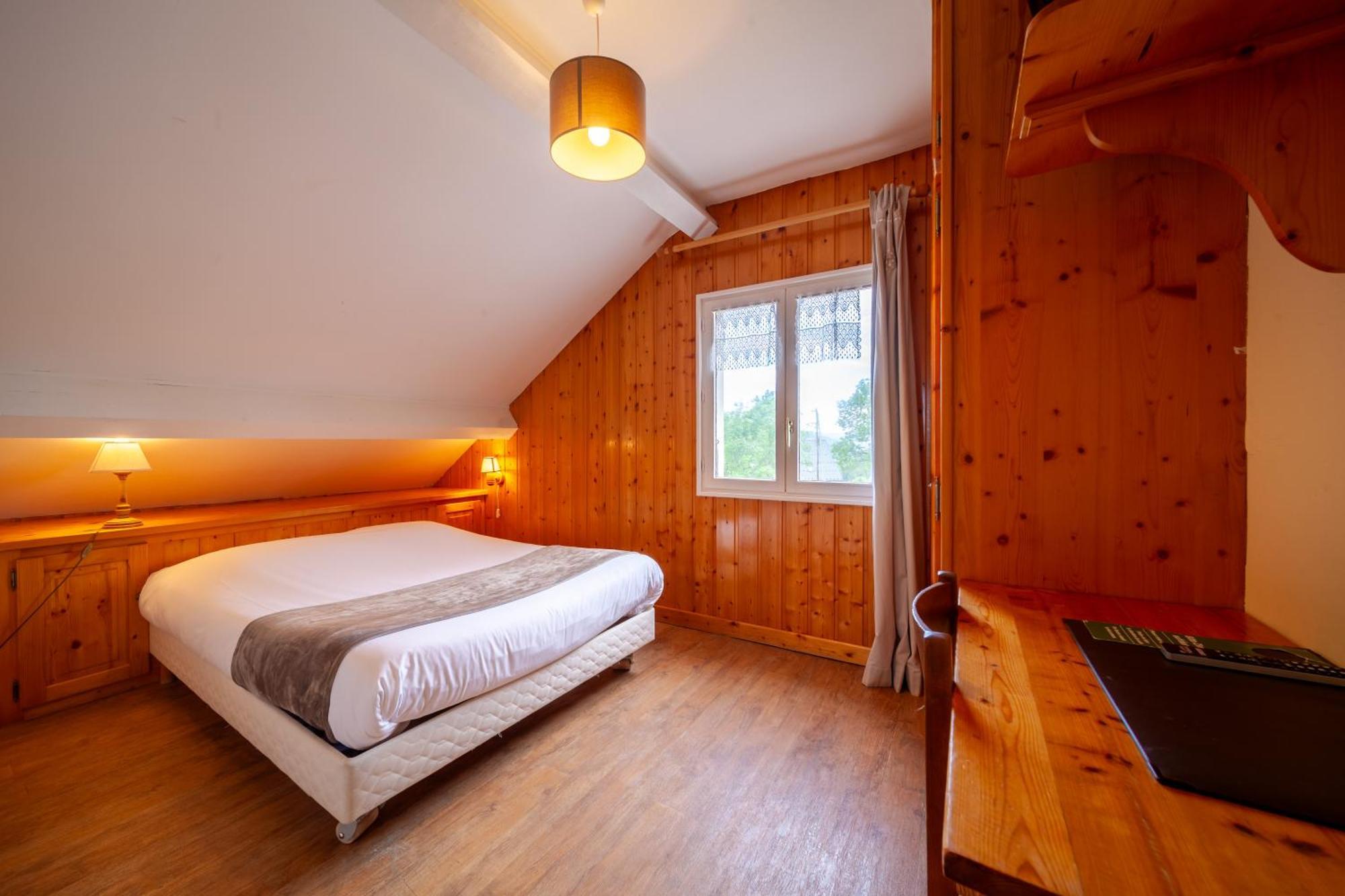 Auberge Des Montauds - Hotel & Restaurant Villard-de-Lans Ruang foto