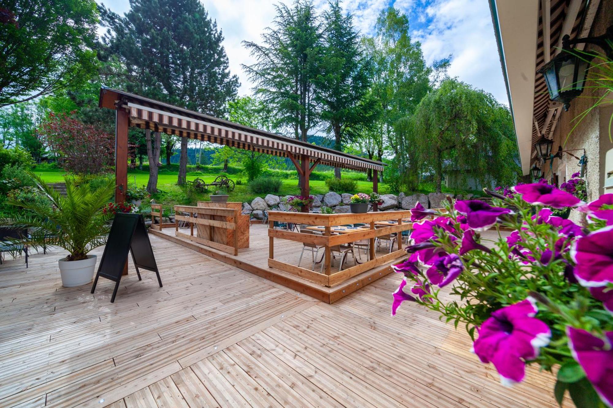 Auberge Des Montauds - Hotel & Restaurant Villard-de-Lans Bagian luar foto