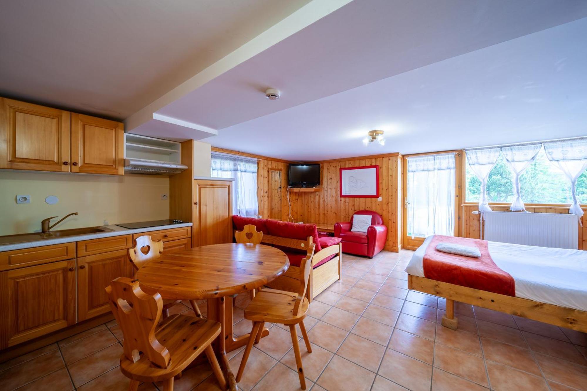 Auberge Des Montauds - Hotel & Restaurant Villard-de-Lans Ruang foto