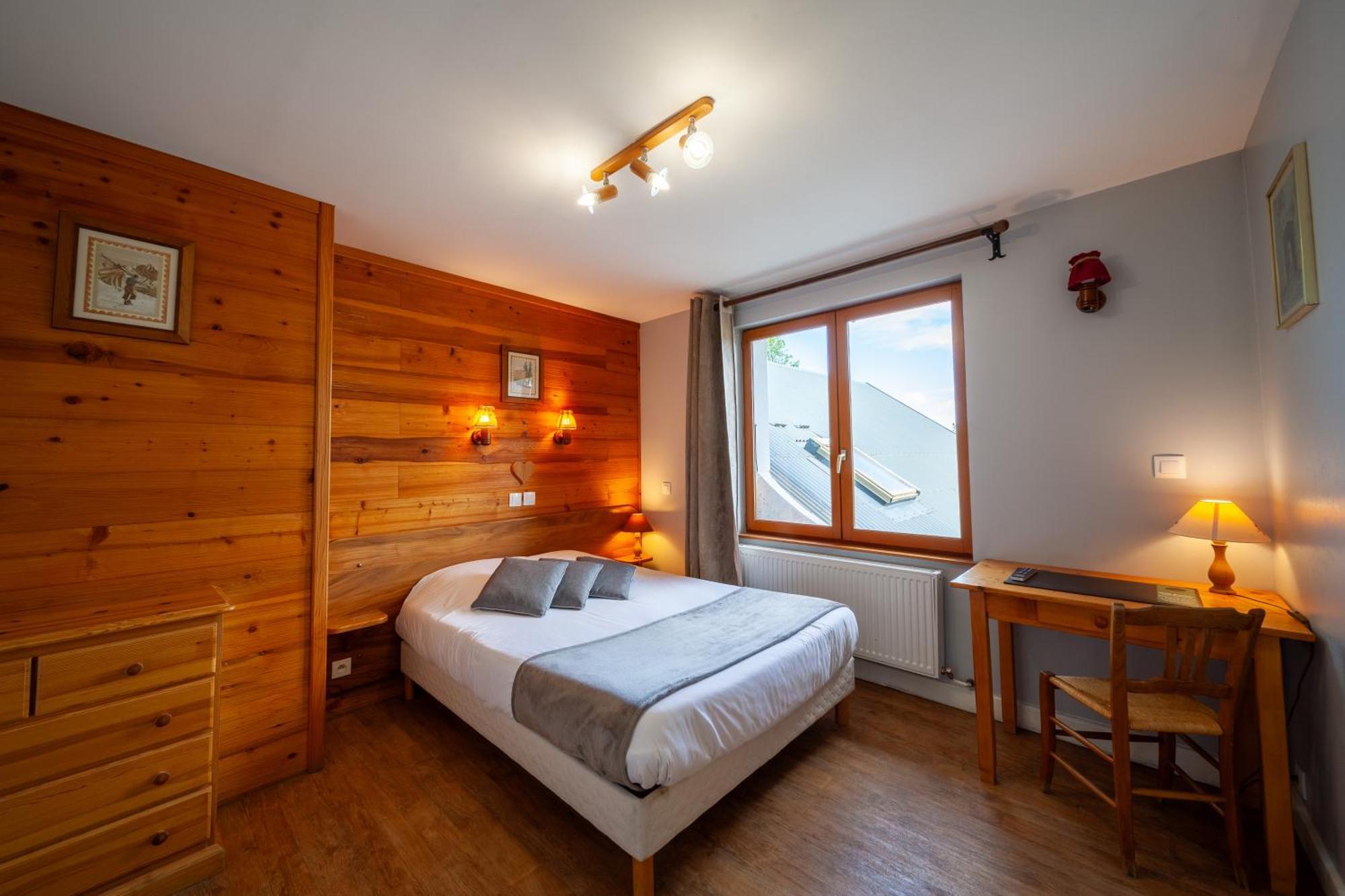 Auberge Des Montauds - Hotel & Restaurant Villard-de-Lans Ruang foto