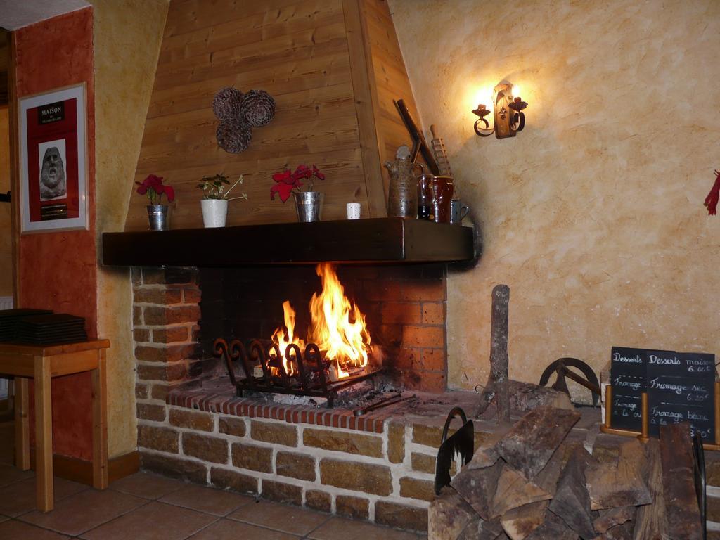 Auberge Des Montauds - Hotel & Restaurant Villard-de-Lans Bagian luar foto