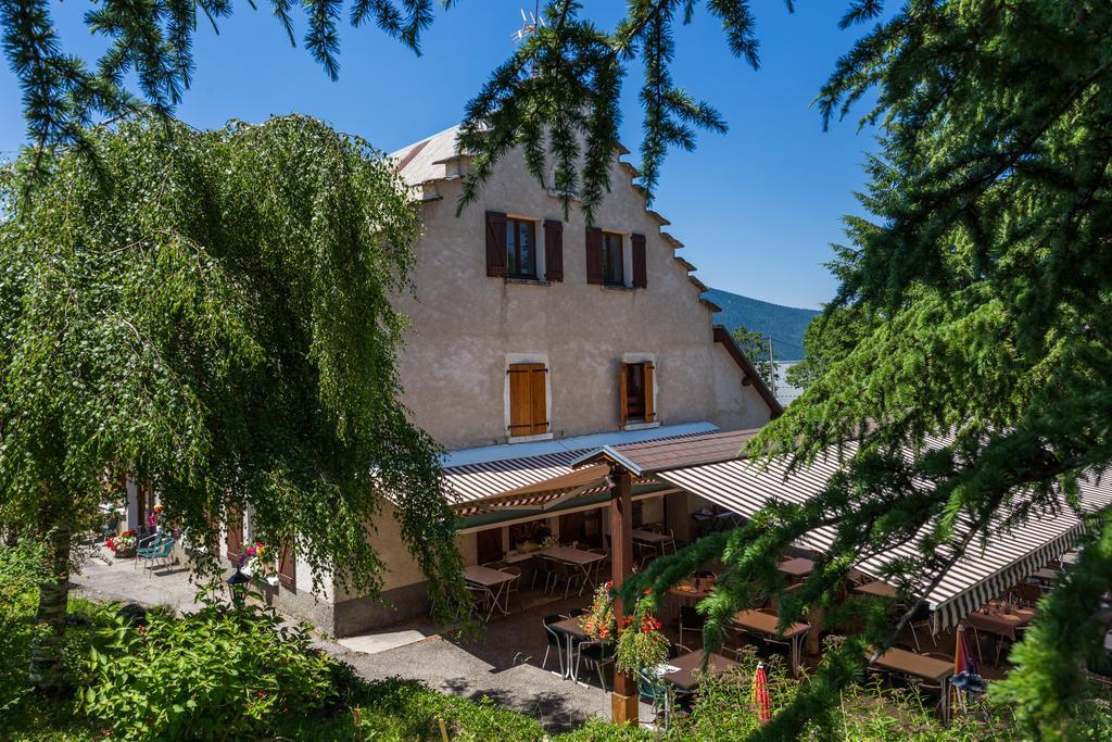Auberge Des Montauds - Hotel & Restaurant Villard-de-Lans Bagian luar foto